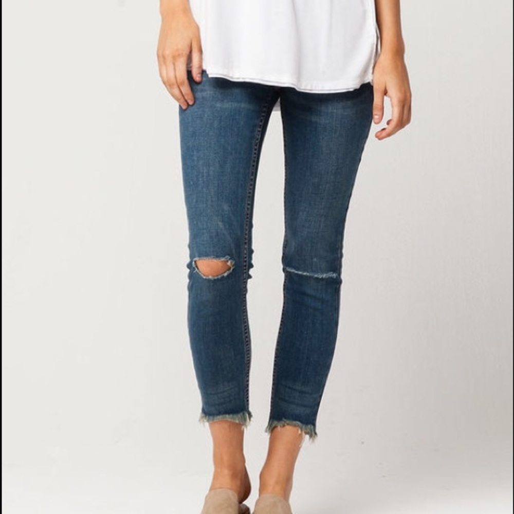 Free People Frayed Hem destroyed skinny jeans